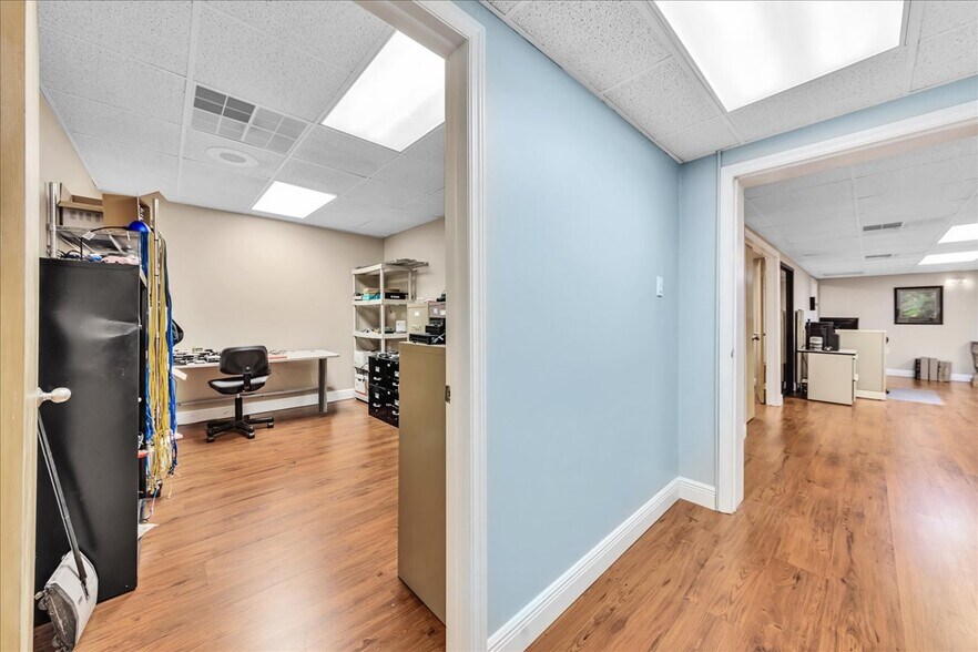 More Photos Of 6187 NW 167th St, Miami Lakes Office For Sale