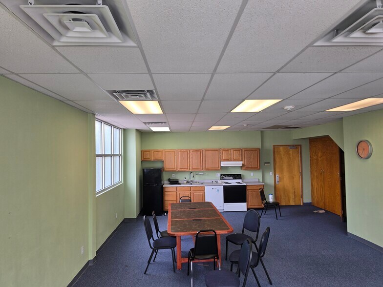 More Photos Of 407 Pine St, Mount Vernon Office Residential For Lease