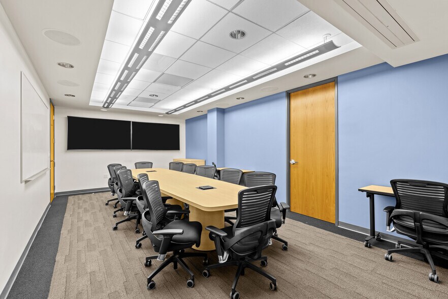 More Photos Of 4676 Admiralty Way, Marina Del Rey Office For Lease