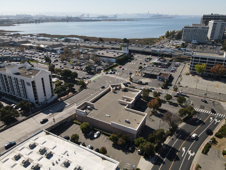 More Photos Of 5800 Christie Ave, Emeryville Freestanding For Lease