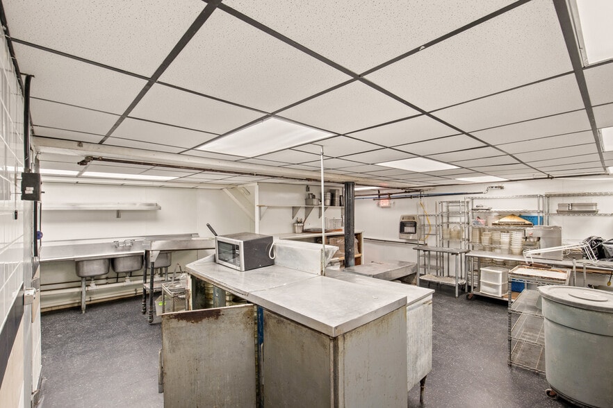 More Photos Of 105 E Main St, Somerset Storefront Retail Residential For Sale