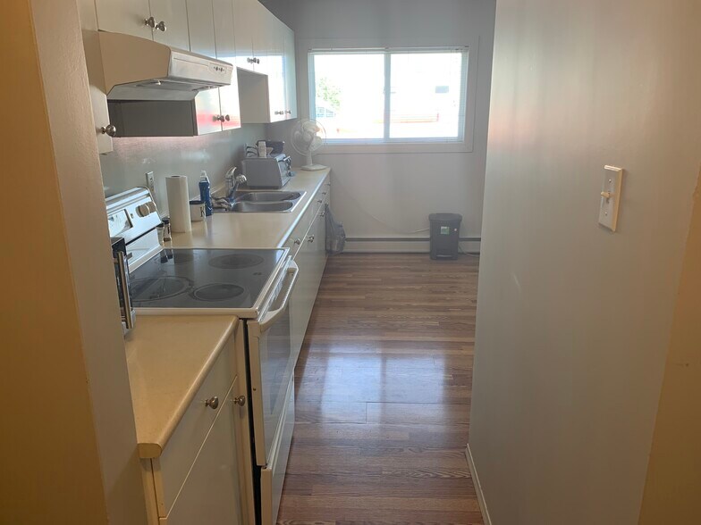 More Photos Of 11112 124th St NW, Edmonton Apartments For Sale