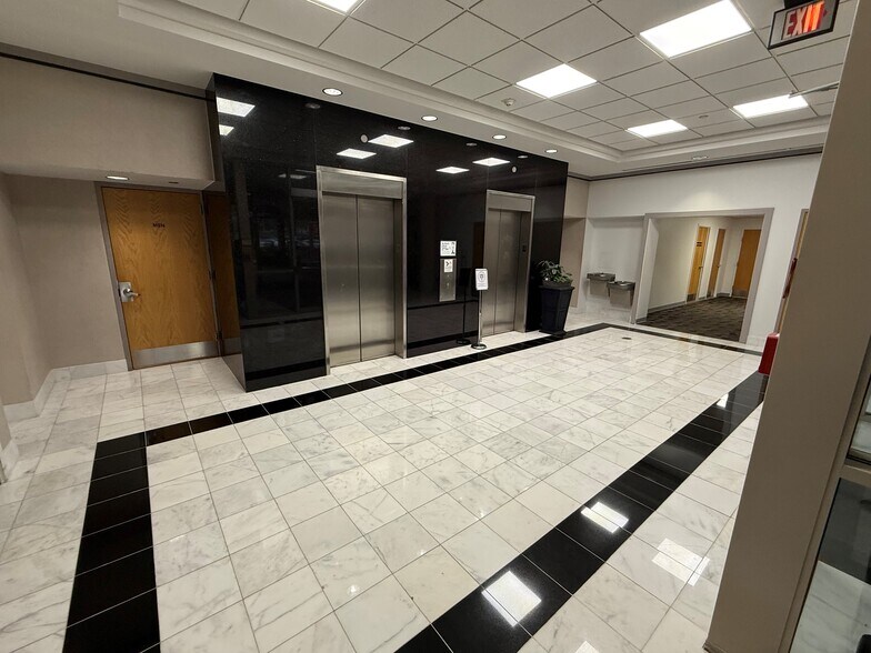 More Photos Of 11240 Waples Mill Rd, Fairfax Office For Lease