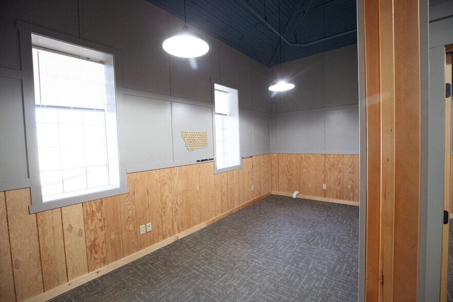 More Photos Of 9257 Bonner Mill Rd, Missoula Warehouse For Lease