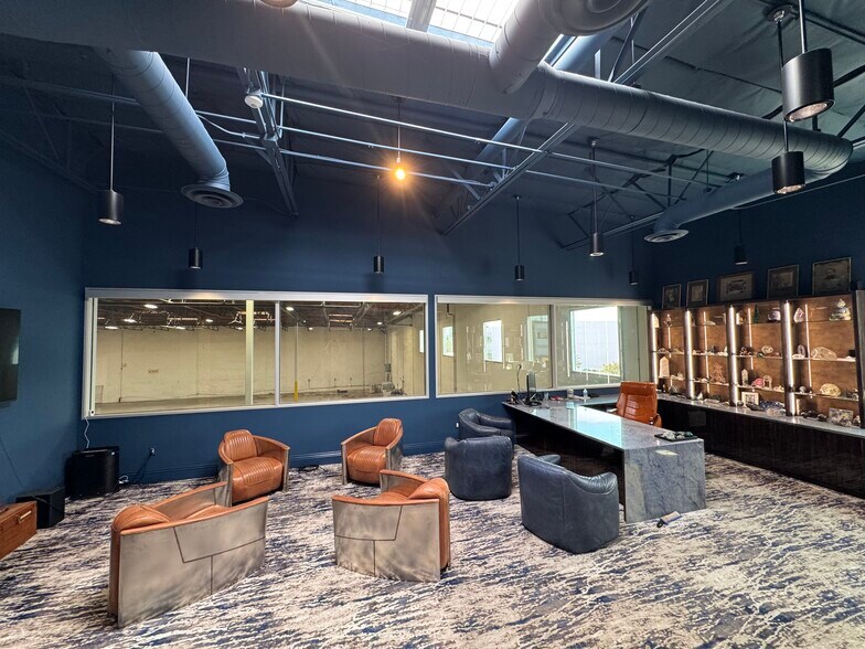 More Photos Of 21010 S Figueroa St, Carson Showroom For Lease