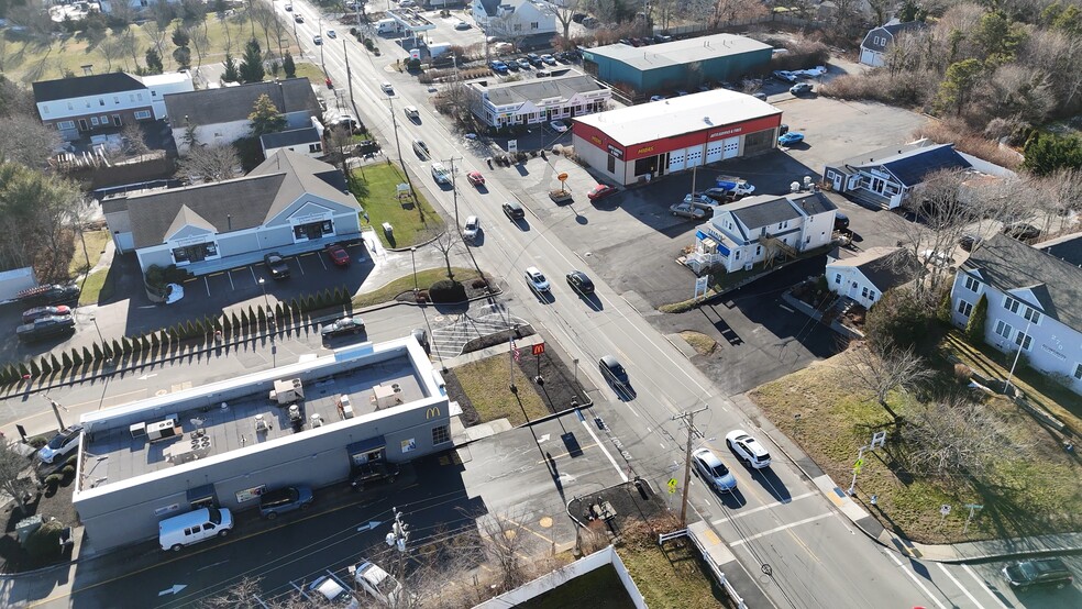 More Photos Of 236-242 Teaticket Hwy, East Falmouth Freestanding For Lease