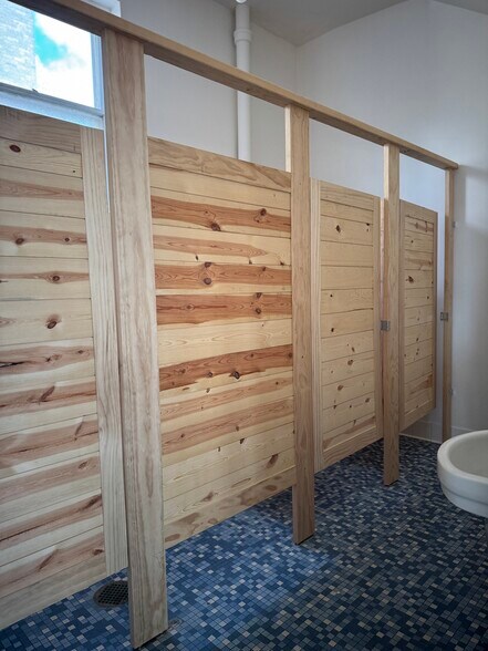 More Photos Of 203 Ellis St, Kewaunee Office For Sale