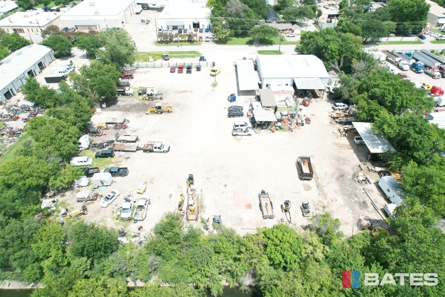 More Photos Of 10709 Goodnight Ln, Dallas Distribution For Lease