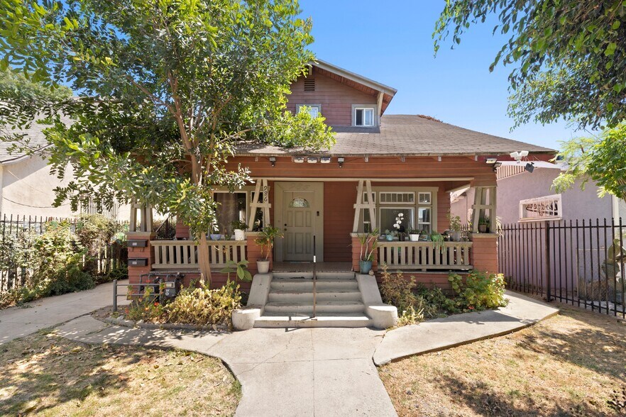 Primary Photo Of 986 E 51st St, Los Angeles Apartments For Sale
