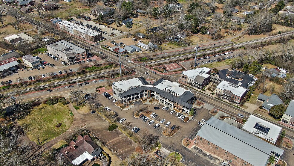 More Photos Of 113-115 W Jackson Ave, Ridgeland Unknown For Lease