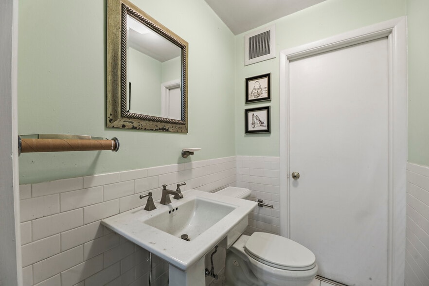 More Photos Of 1311 East St, Pittsfield Warehouse For Sale