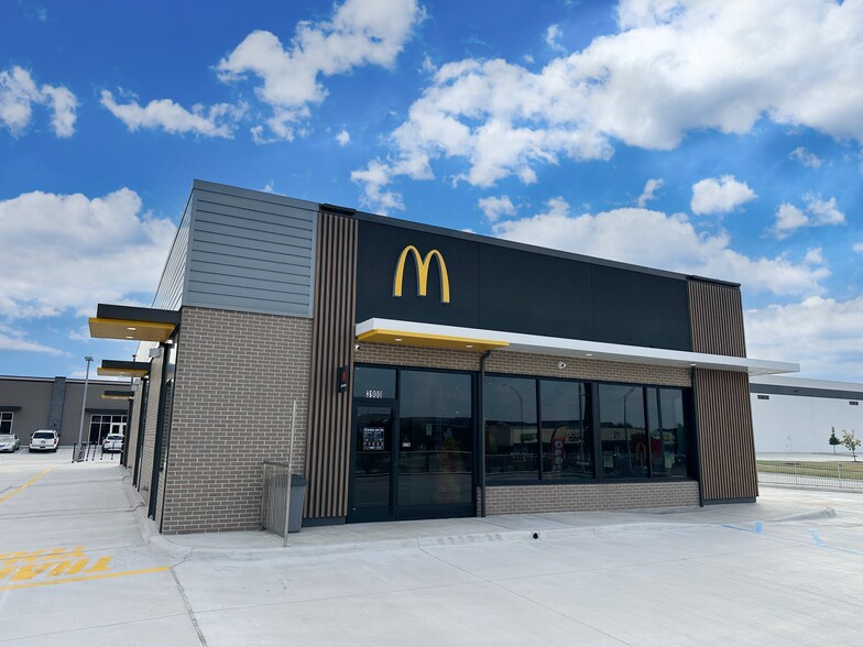 More Photos Of 3900 NE Loop 820, Haltom City Fast Food For Sale