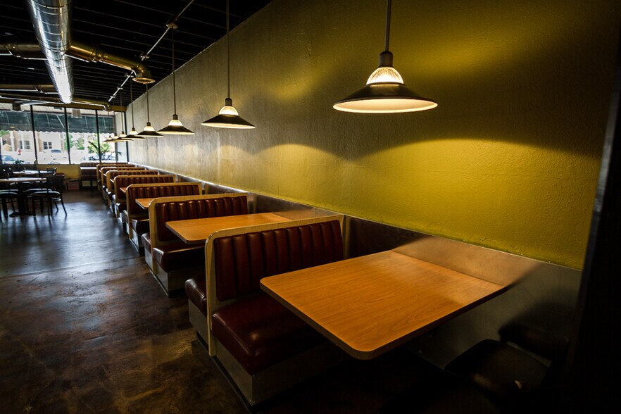 More Photos Of 6722 NW 39th Expy, Bethany Restaurant For Sale