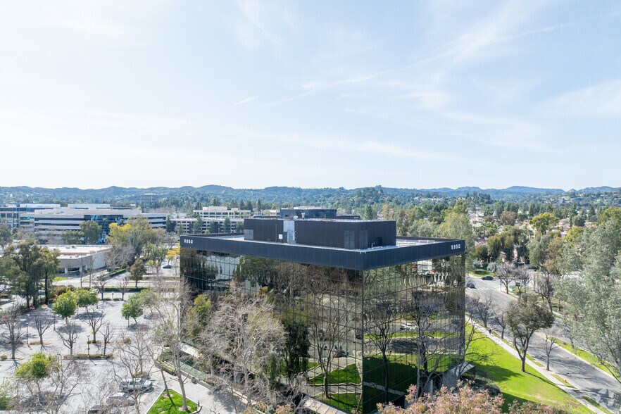 More Photos Of 5950 Canoga Ave, Woodland Hills Office For Lease