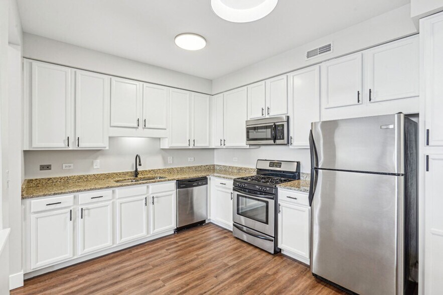 More Photos Of 1255 Town Center Rd, Vernon Hills Apartments For Lease
