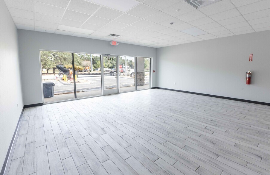 More Photos Of 1124 Teague Trail, Lady Lake General Retail For Lease