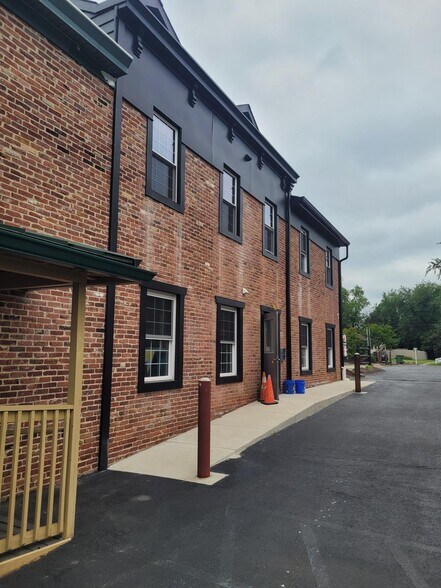More Photos Of 39 E Main St, Marlton Office Residential For Lease