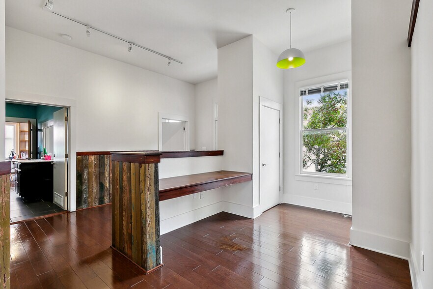 More Photos Of 2100 OC Haley Blvd, New Orleans Storefront For Lease