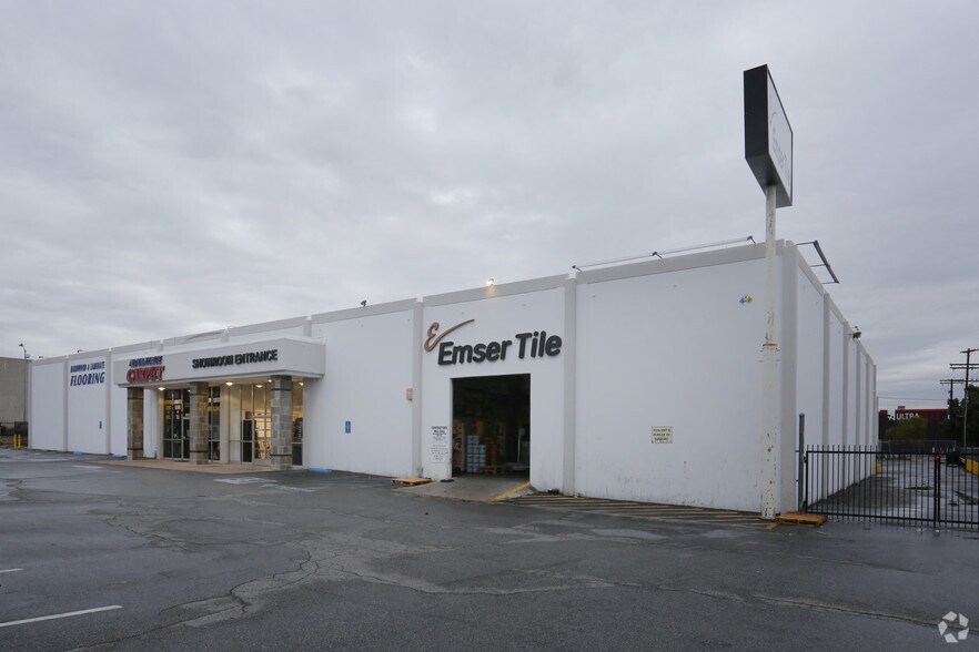 More Photos Of 9216 De Soto Ave, Chatsworth Warehouse For Lease