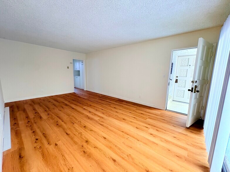 More Photos Of 12718 Mitchell Ave, Los Angeles Apartments For Sale