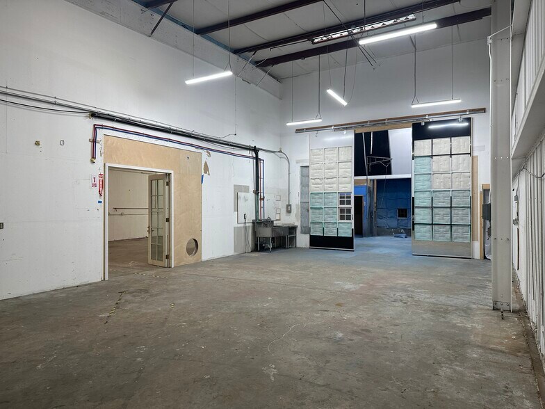 More Photos Of 2501 Jennings St, San Francisco Manufacturing For Lease