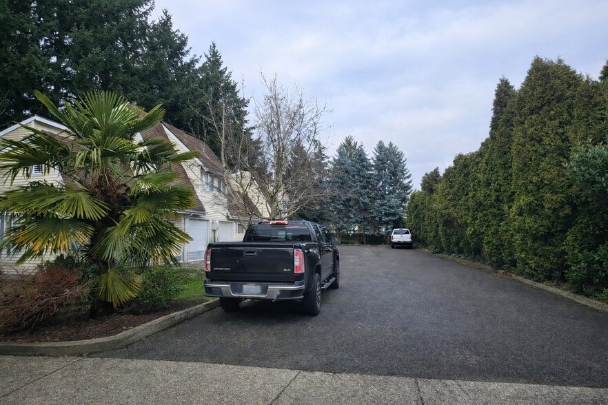 More Photos Of 1019 18th St NE, Auburn Apartments For Sale