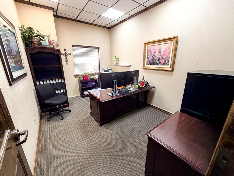 More Photos Of 1010 S FM 1788, Midland Service For Lease