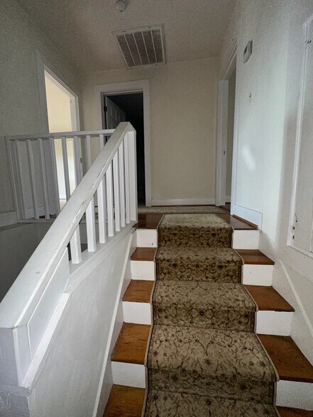 More Photos Of 2319 Avenham Ave SW, Roanoke Apartments For Sale