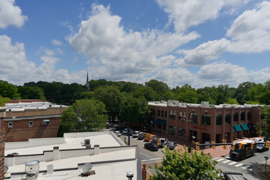 More Photos Of 206-212 N Main St, Davidson Office Residential For Lease