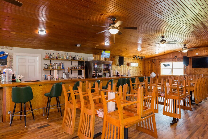 More Photos Of 48 Little Missouri Rd, Jane Restaurant For Sale