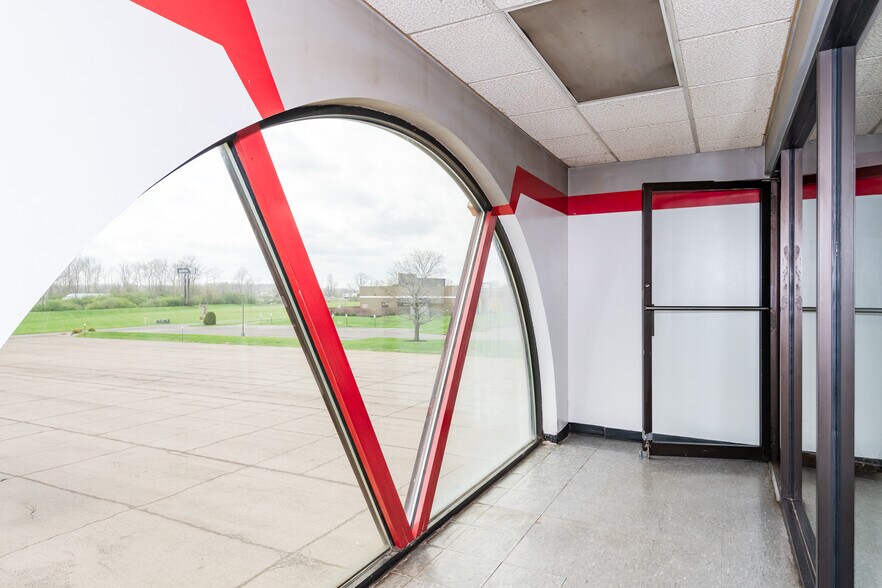 More Photos Of 106 Restoration Park Dr, Medway Service For Lease