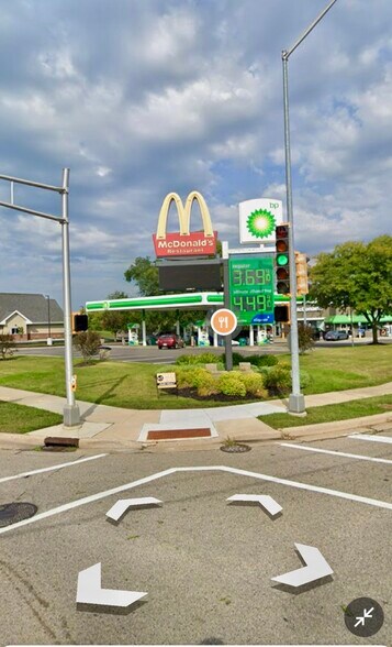 Primary Photo Of 1951 Center Ave, Janesville Service Station For Sale