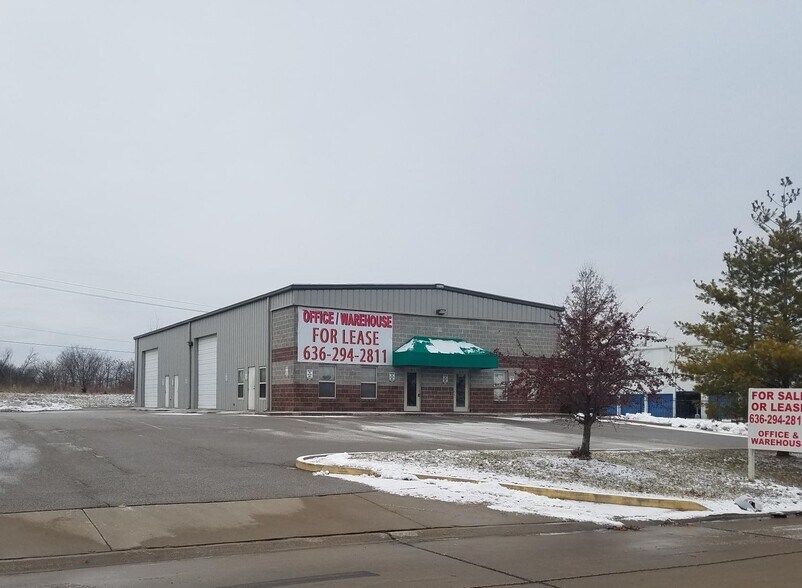 More Photos Of 819-821 Midpoint Dr, O'Fallon Warehouse For Sale