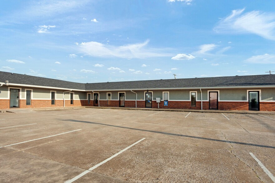 More Photos Of 7030 W Wilshire Blvd, Oklahoma City Storefront Retail Office For Sale