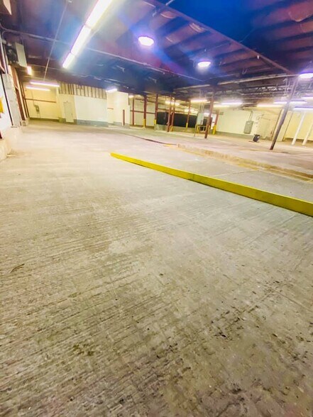 More Photos Of 10 Kelly Ave, Middleport Manufacturing For Lease