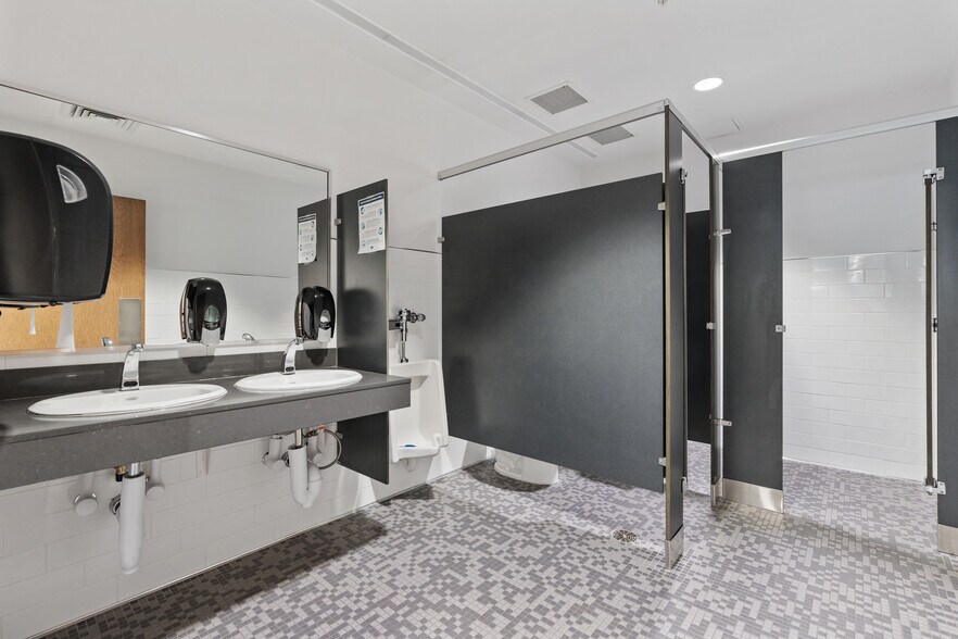 More Photos Of 1403-1405 W 2200 S, Salt Lake City Office For Lease