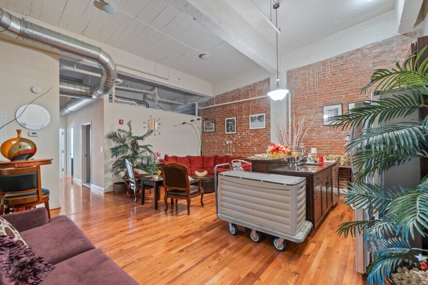 More Photos Of 311-313 W Baltimore St, Baltimore Apartments For Sale