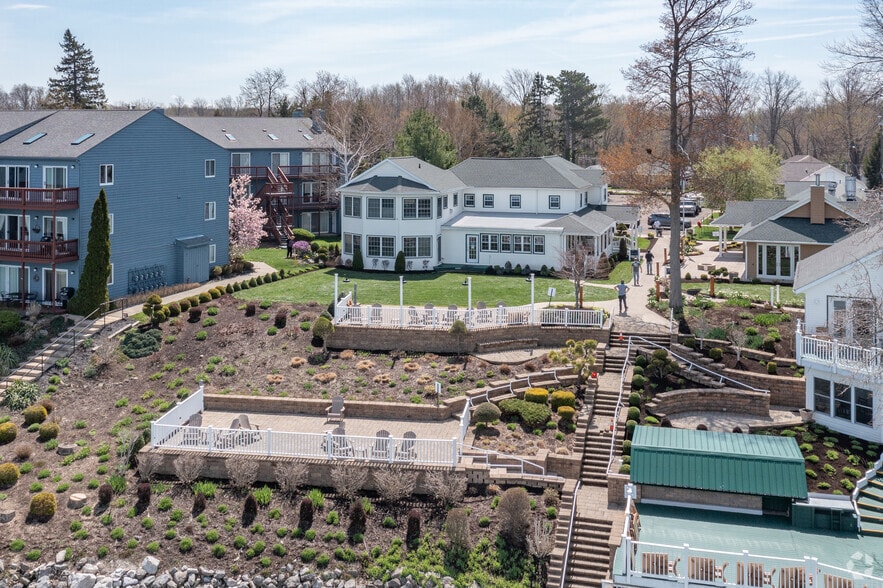 Primary Photo Of 5653 Lake Rd, Geneva Hotel For Sale