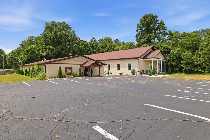 More Photos Of 532 N Kristi Rd, Martinsville Lodge Meeting Hall For Lease