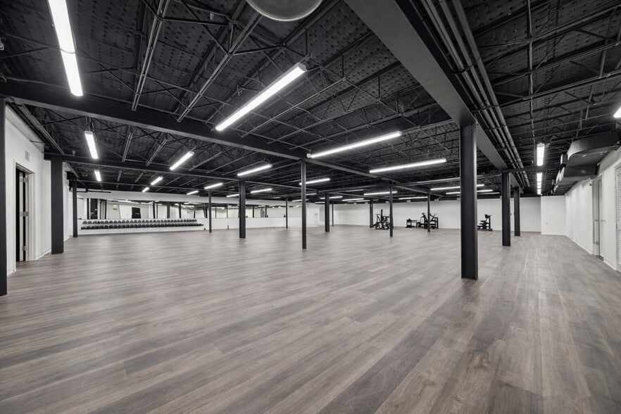 More Photos Of 545-553 Cedar Ln, Teaneck Office For Sale