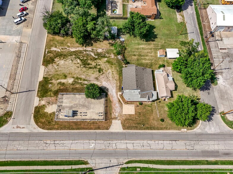 More Photos Of 1610 W 6th Ave, El Dorado General Retail For Sale