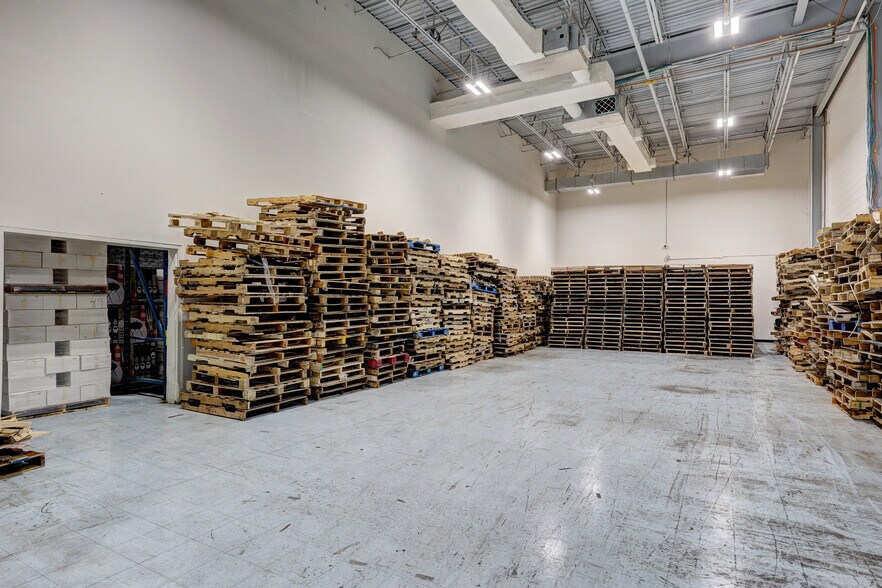 More Photos Of 225 Phillips Blvd, Ewing Flex For Sale