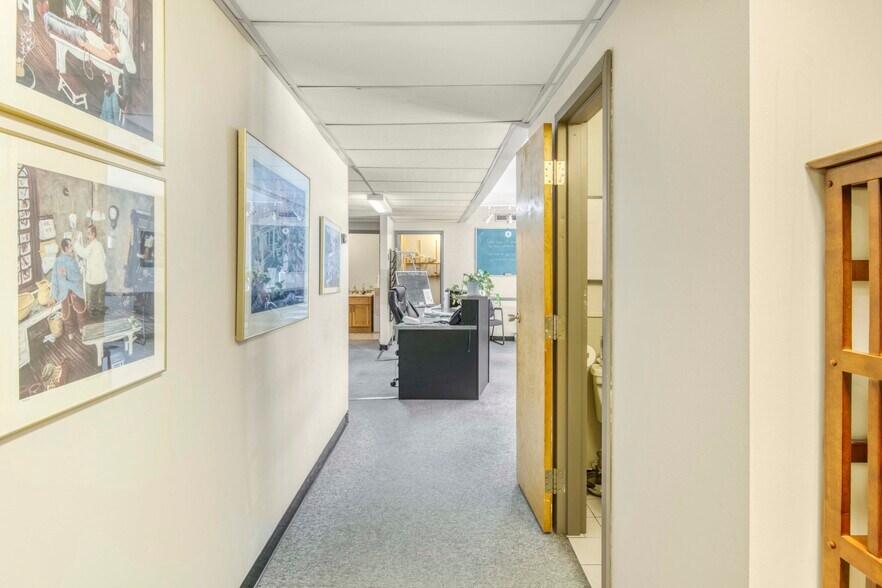 More Photos Of 215 First Av E, Shelburne Medical For Sale