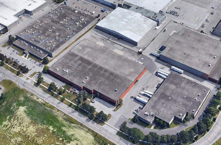 More Photos Of 94-100 Carrier Dr, Toronto Warehouse For Lease