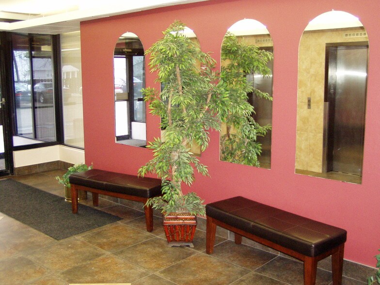 More Photos Of 2233 N Hamline Ave, Roseville Medical For Lease