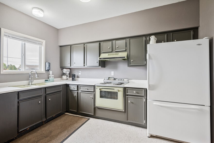 More Photos Of 1435 33rd Ave, Longview Specialty For Sale