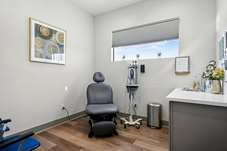 More Photos Of 205 Bella Katy Dr, Katy Medical For Lease