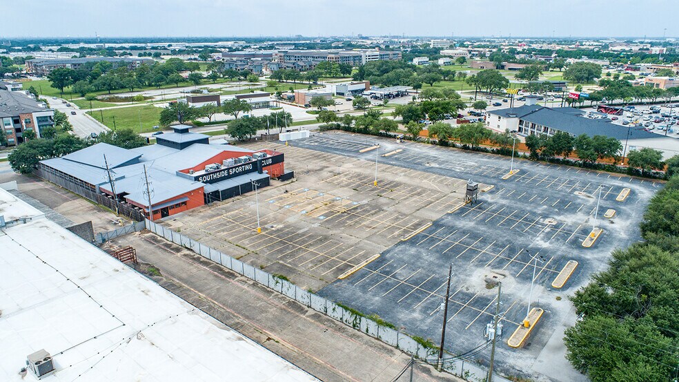 More Photos Of 11110 W Airport Blvd, Stafford Bar For Sale