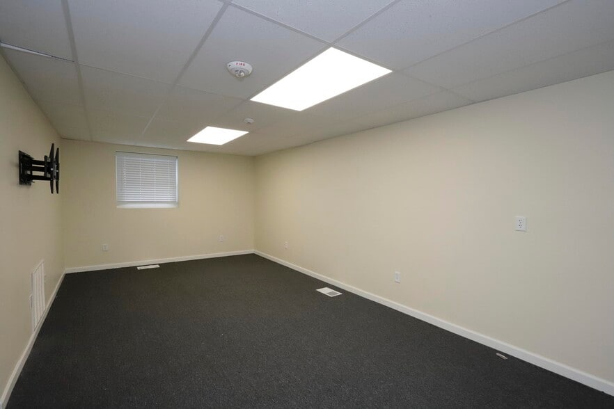 More Photos Of 489 Ashley Blvd, New Bedford Freestanding For Sale