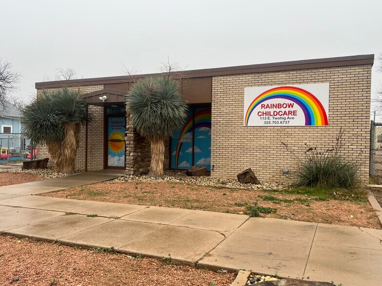 More Photos Of 113 E Twohig Ave, San Angelo General Retail For Sale